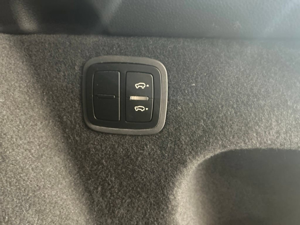 Used 2017 Porsche Macan GTS AWD/4WD image 37
