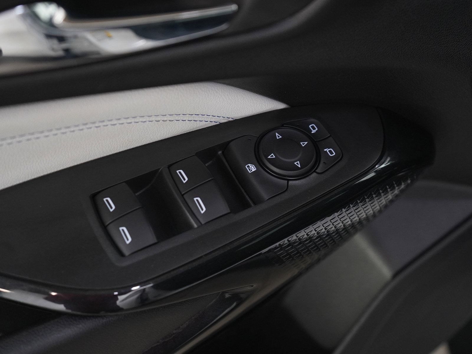 Used 2024 Chevrolet Trax LT w/ Driver Confidence Package image 20