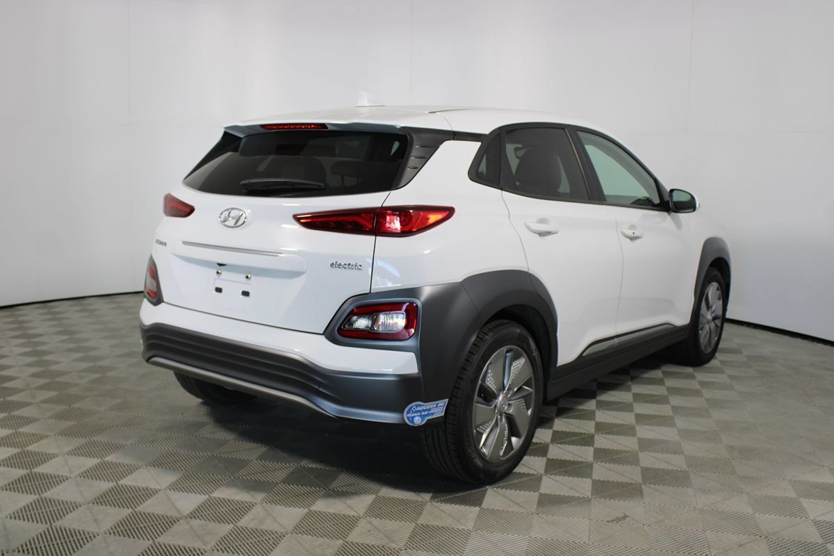 Used 2021 Hyundai Kona Limited w/ Cargo Package FWD image 34