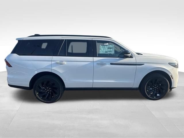 New 2026 Lincoln Navigator Reserve w/ Jet Appearance Package AWD/4WD image 7