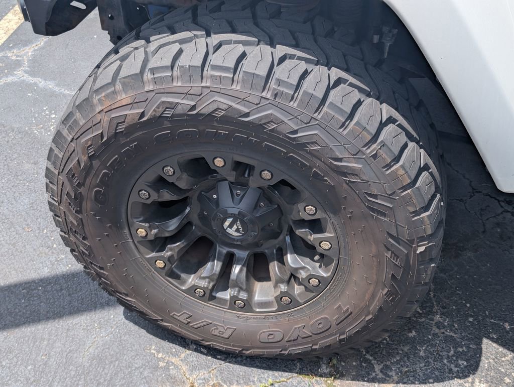 Used 2014 Jeep Wrangler Unlimited Rubicon w/ Dual Top Group AWD/4WD image 17