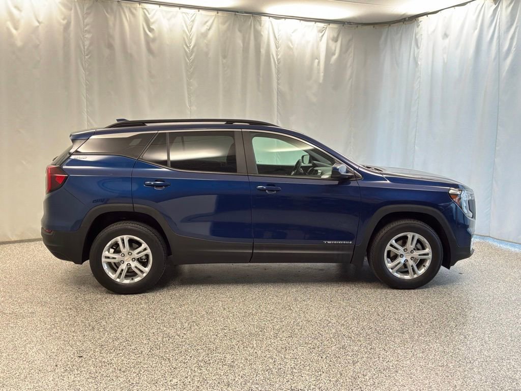 Used 2022 GMC Terrain SLE w/ Driver Convenience Package AWD/4WD image 6