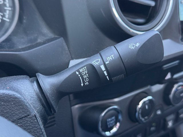 Used 2020 Toyota Tacoma TRD Off-Road w/ TRD Premium Off Road Package AWD/4WD image 32