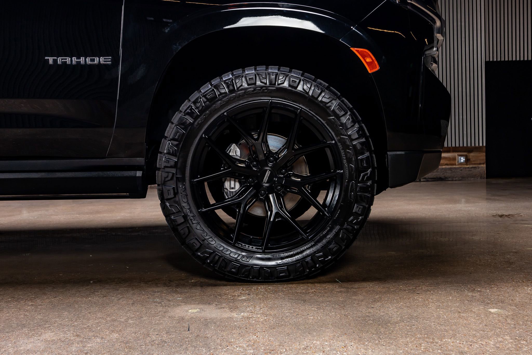 Used 2024 Chevrolet Tahoe High Country AWD/4WD image 12