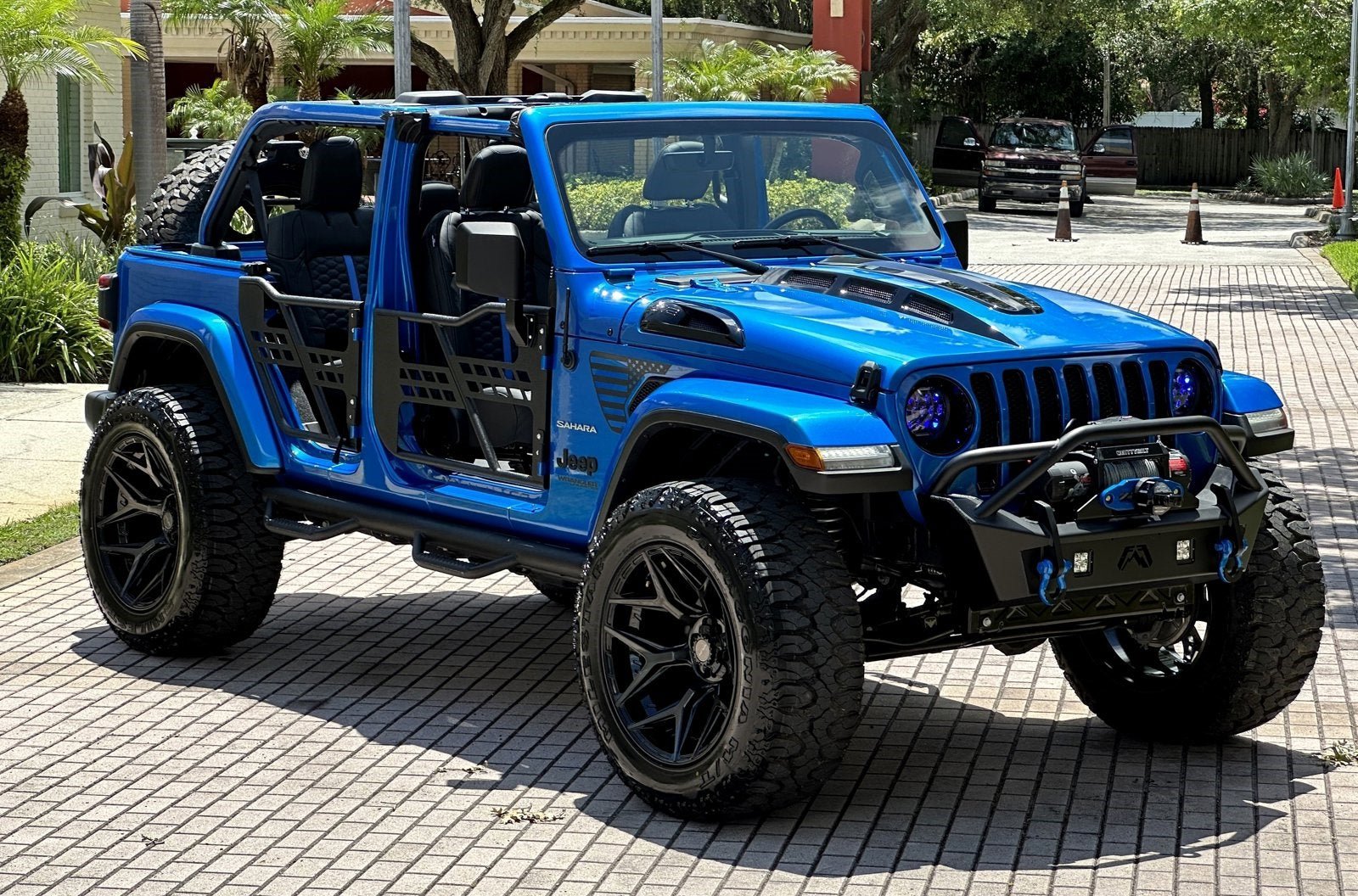 Used 2022 Jeep Wrangler Unlimited Sahara w/ LED Lighting Group AWD/4WD image 9
