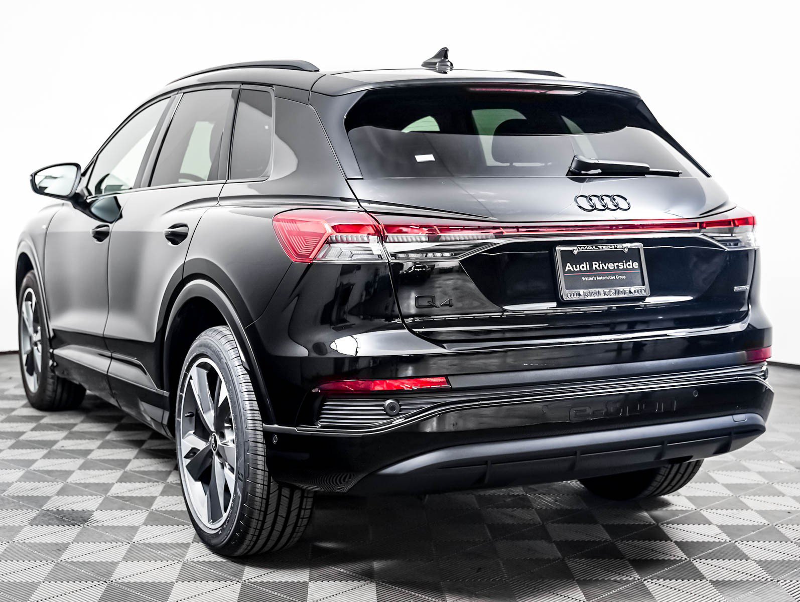 Certified 2023 Audi Q4 e-tron Premium Plus AWD/4WD image 2