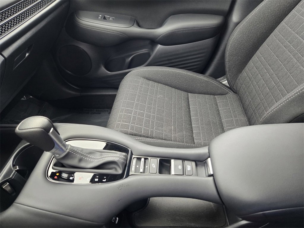 Certified 2025 Honda HR-V LX image 23
