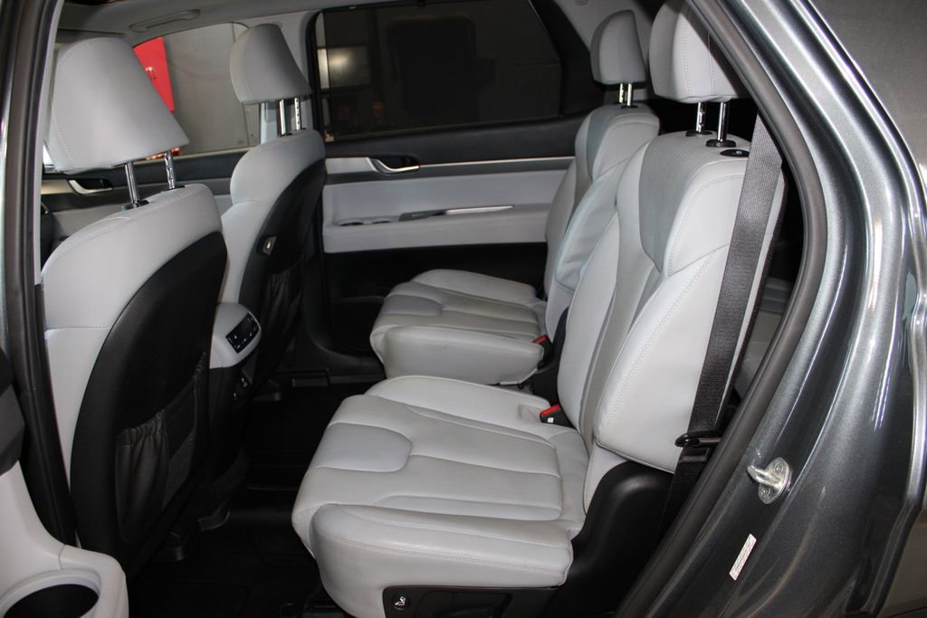 Used 2022 Hyundai Palisade SEL w/ Premium Package FWD image 19