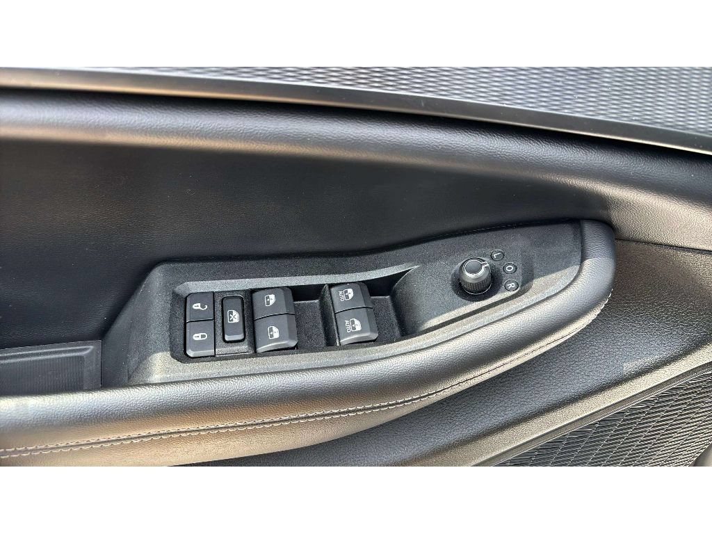 Used 2023 Jeep Grand Cherokee Altitude AWD/4WD image 18