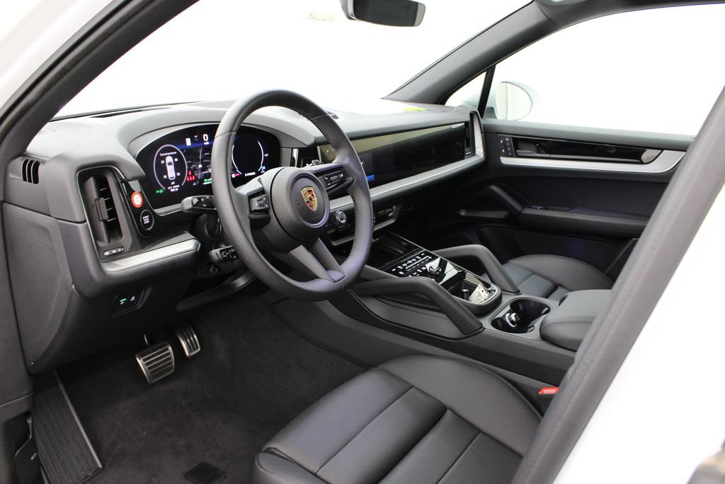 Used 2024 Porsche Cayenne S AWD/4WD image 4