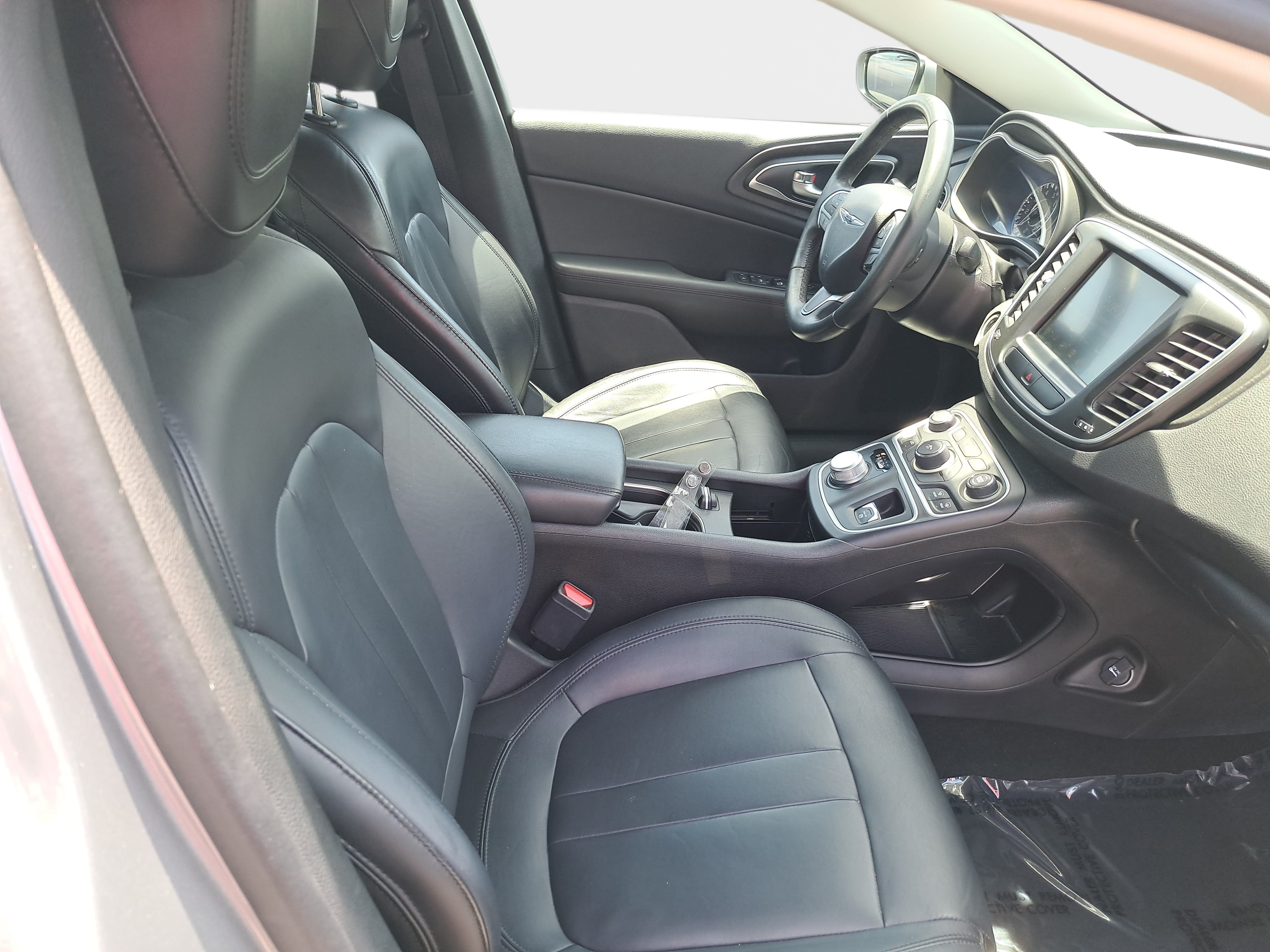 Used 2017 Chrysler 200 Limited Platinum FWD image 10