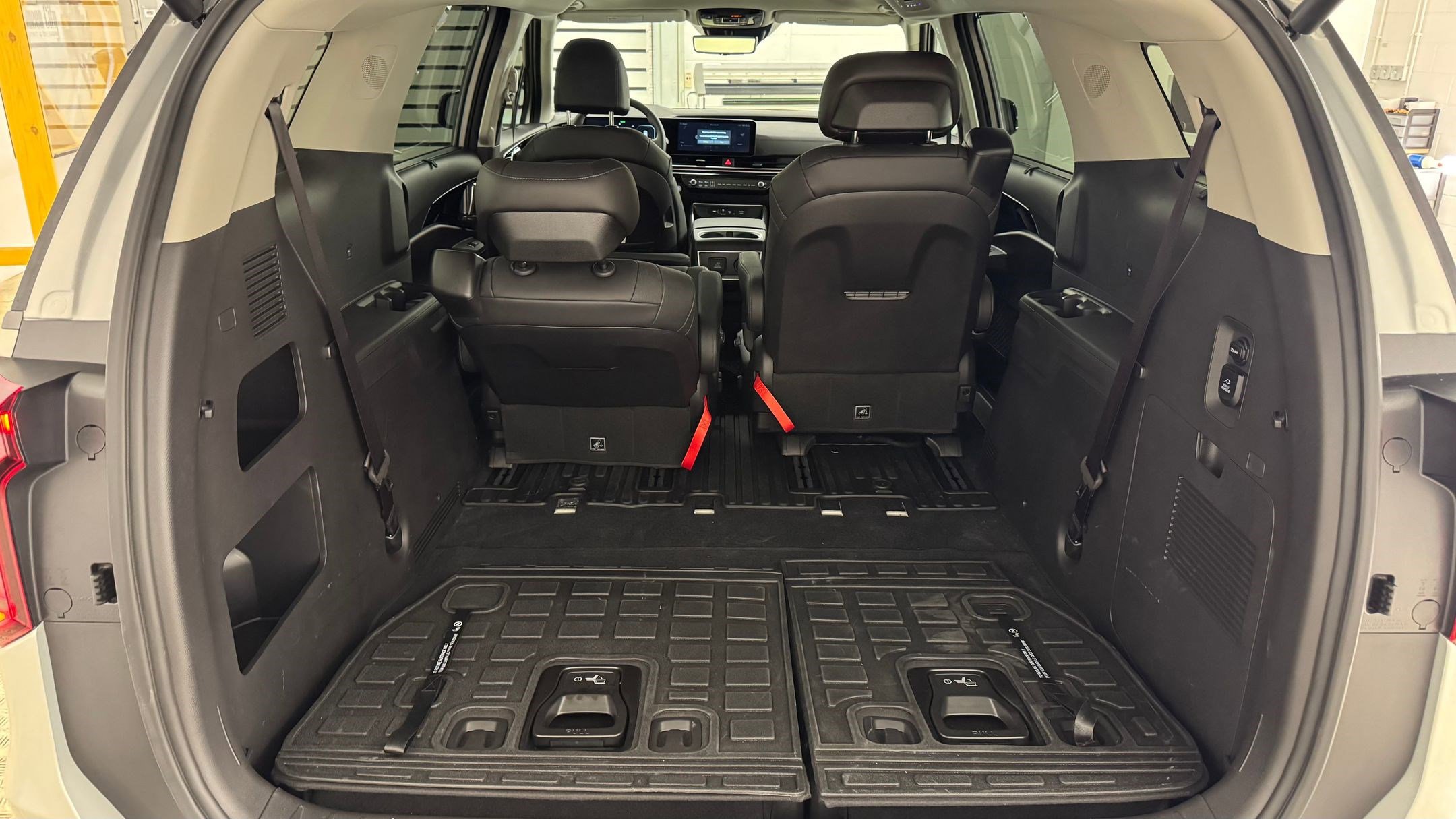 Used 2026 Kia Carnival SX Prestige image 27