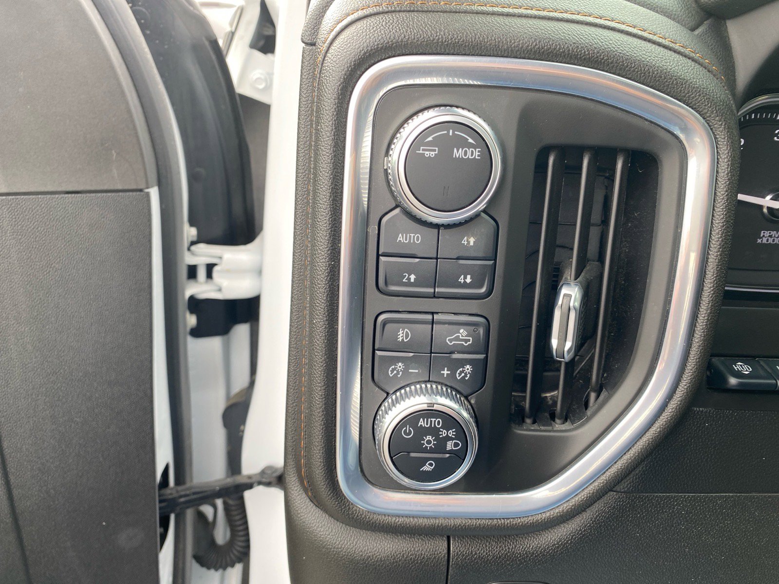 Used 2022 GMC Sierra 2500 AT4 w/ AT4 Premium Plus Package image 21