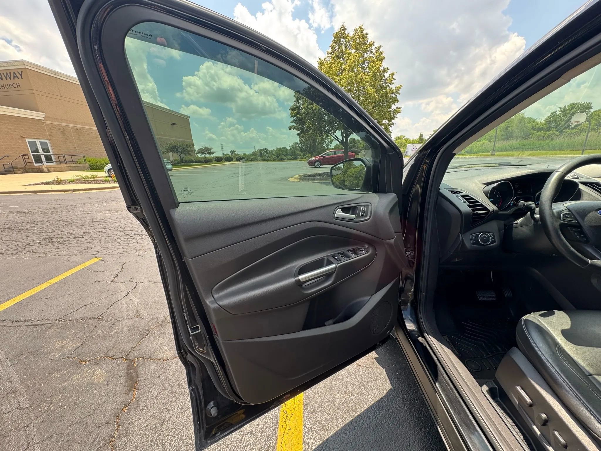 Used 2018 Ford Escape SEL image 18