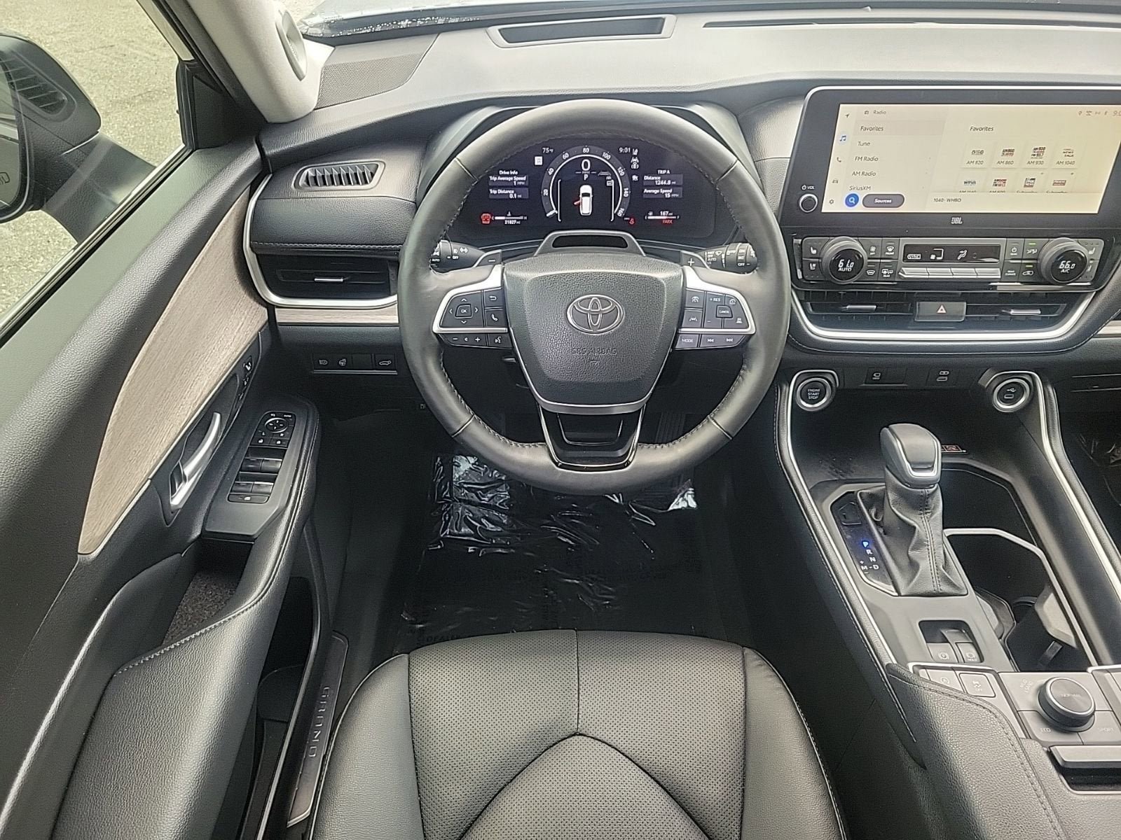 Used 2024 Toyota Grand Highlander AWD image 18