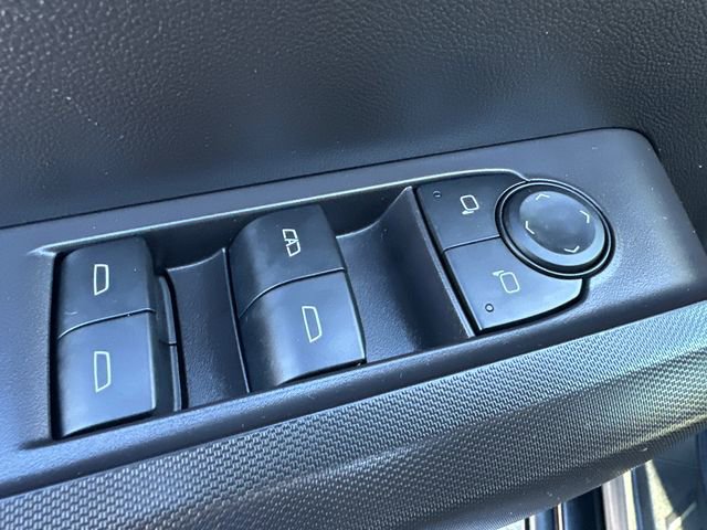 Used 2025 Chevrolet Colorado LT image 23