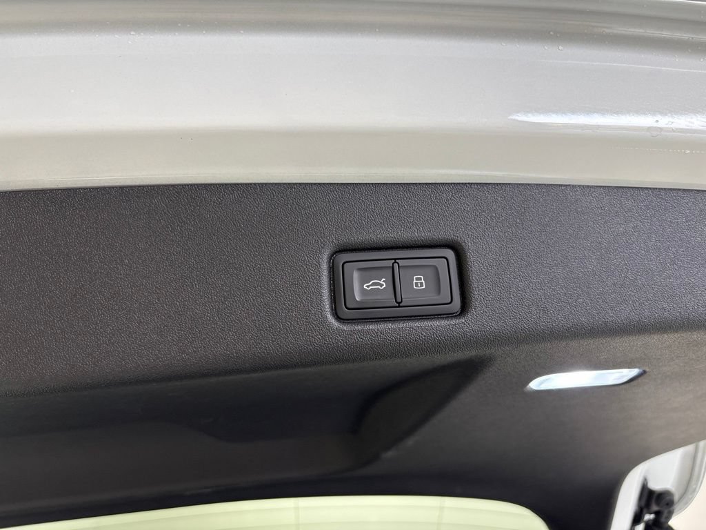 Used 2025 Audi Q5 Prestige AWD/4WD image 22