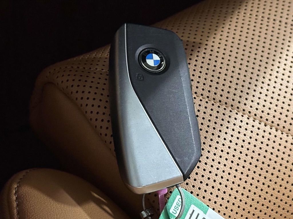 Used 2024 BMW X5 xDrive40i w/ Premium Package AWD/4WD image 33