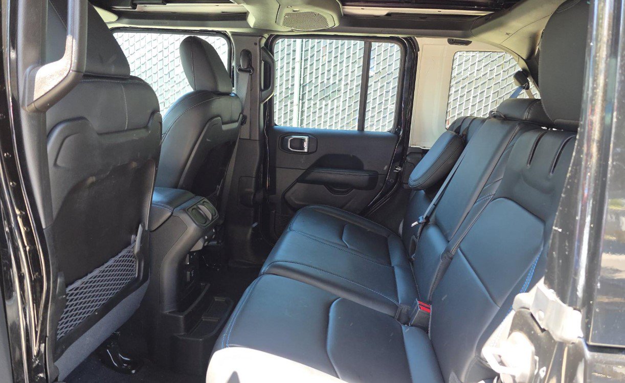 Used 2024 Jeep Wrangler Unlimited Rubicon 4xe w/ Safety Group AWD/4WD image 10