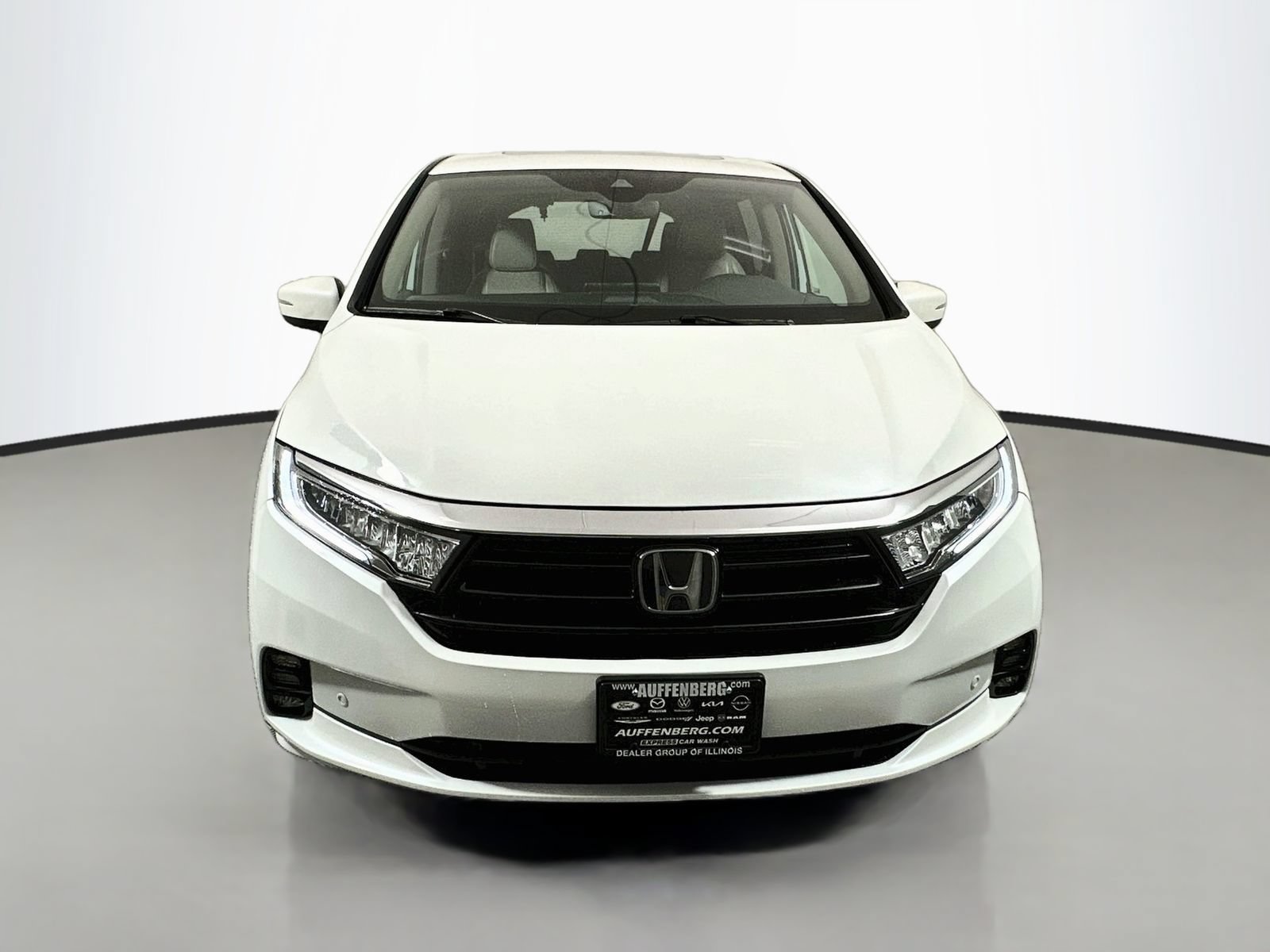 Used 2023 Honda Odyssey Touring image 2