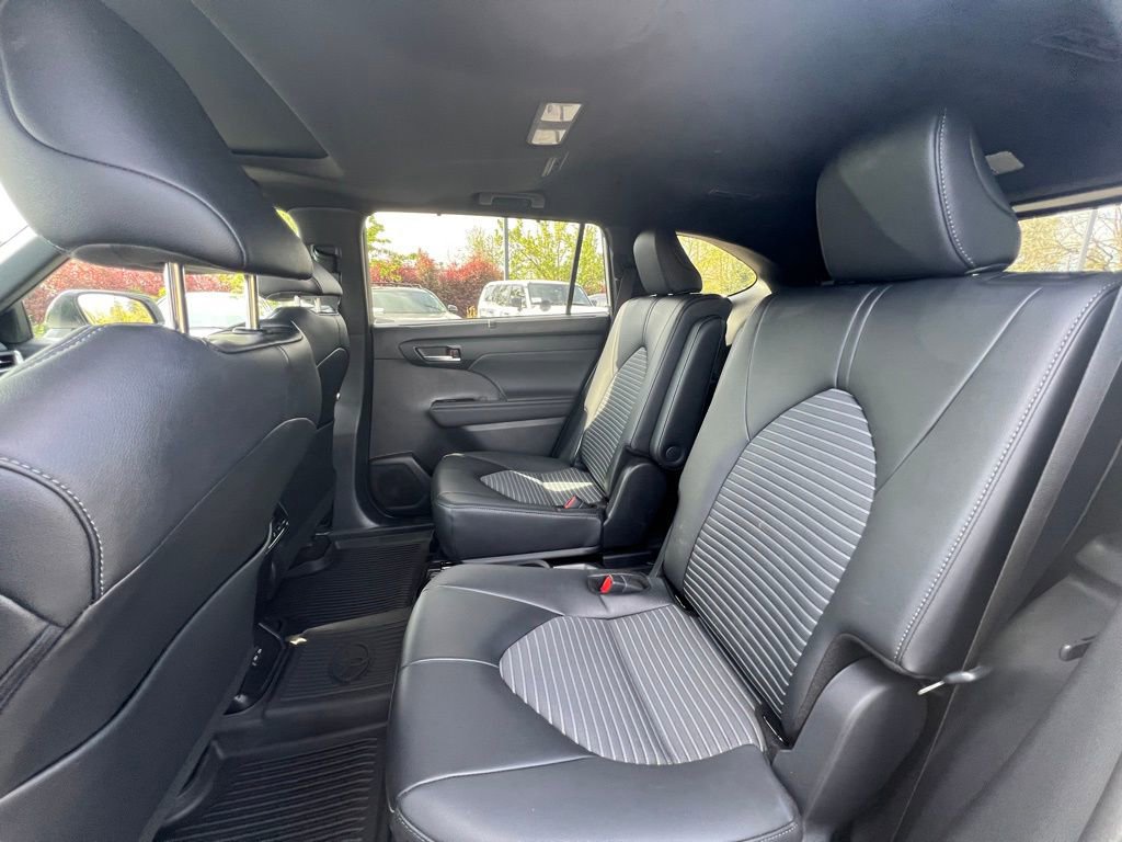 Certified 2024 Toyota Highlander XSE image 13
