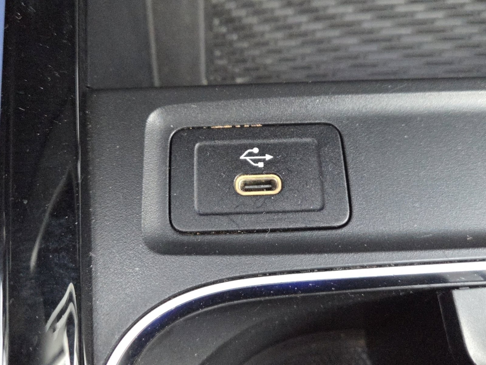 Used 2024 Mercedes-Benz GLB 250 image 29