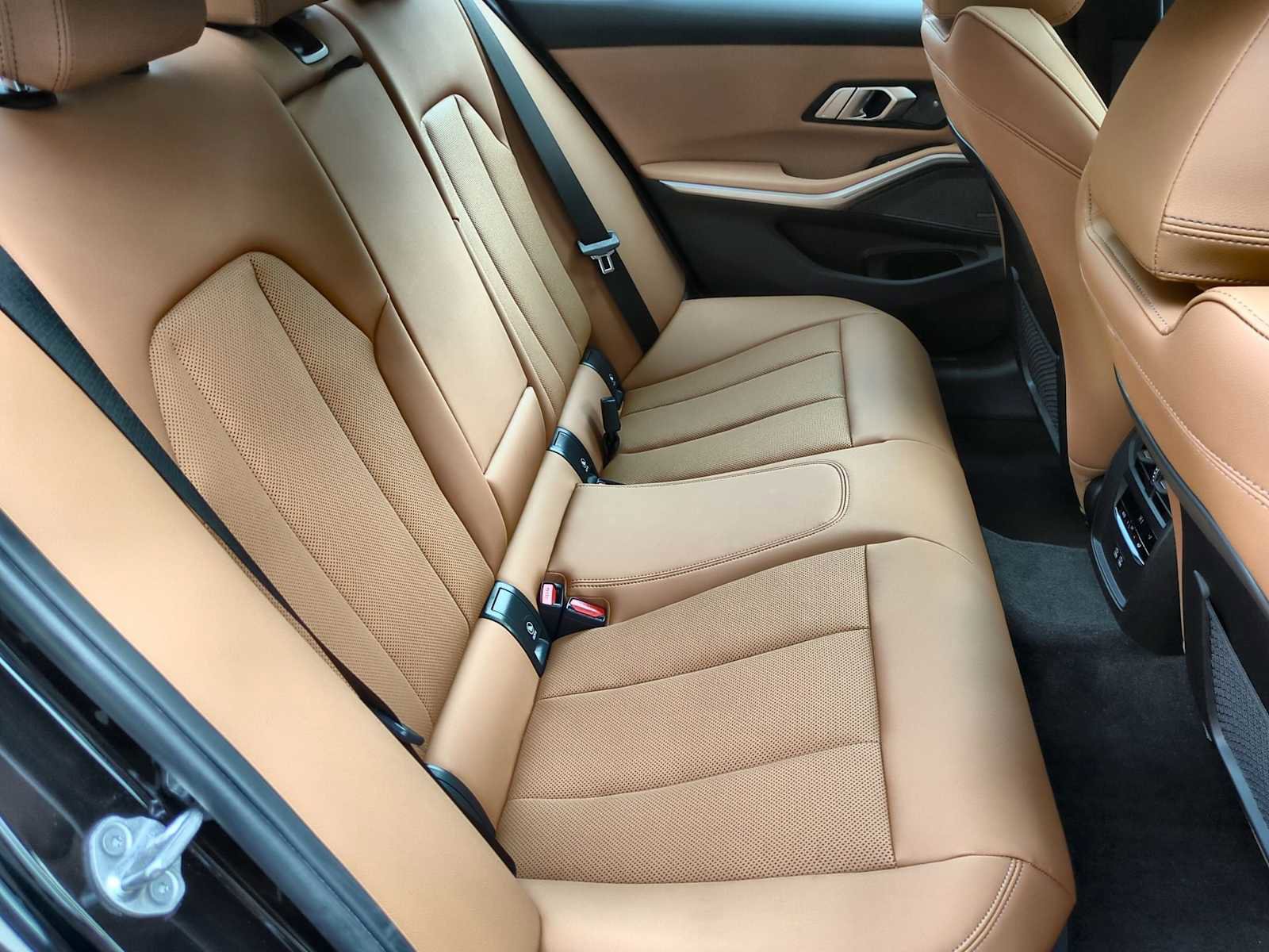 Certified 2023 BMW 330i xDrive Sedan w/ Premium Package image 21