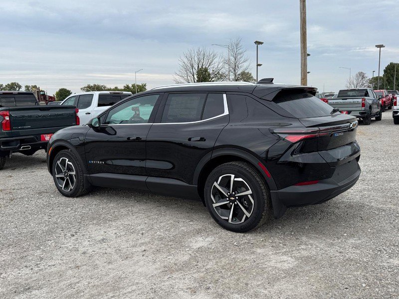 New 2026 Chevrolet Equinox EV LT image 3