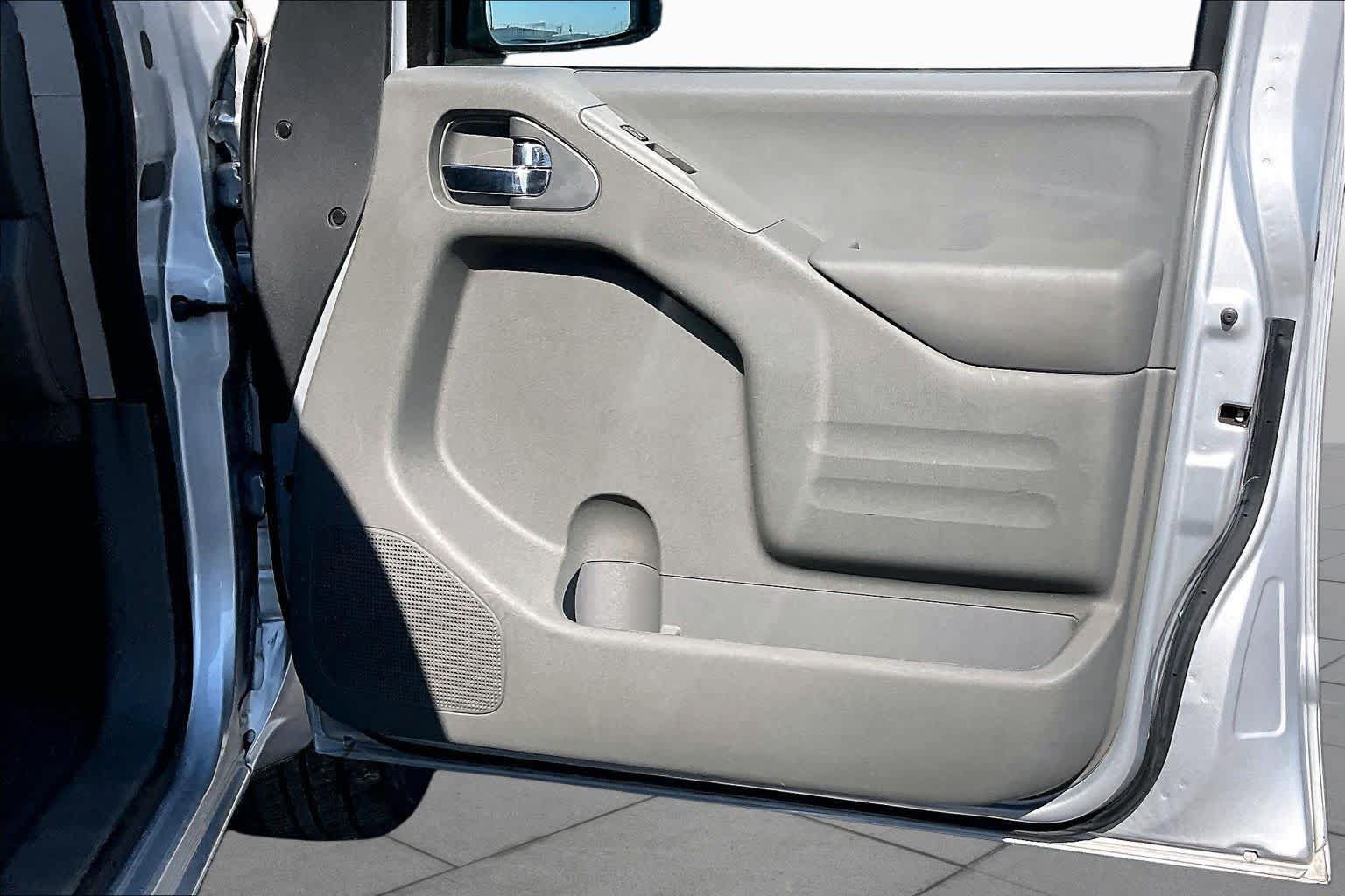Used 2021 Nissan Frontier S RWD image 22