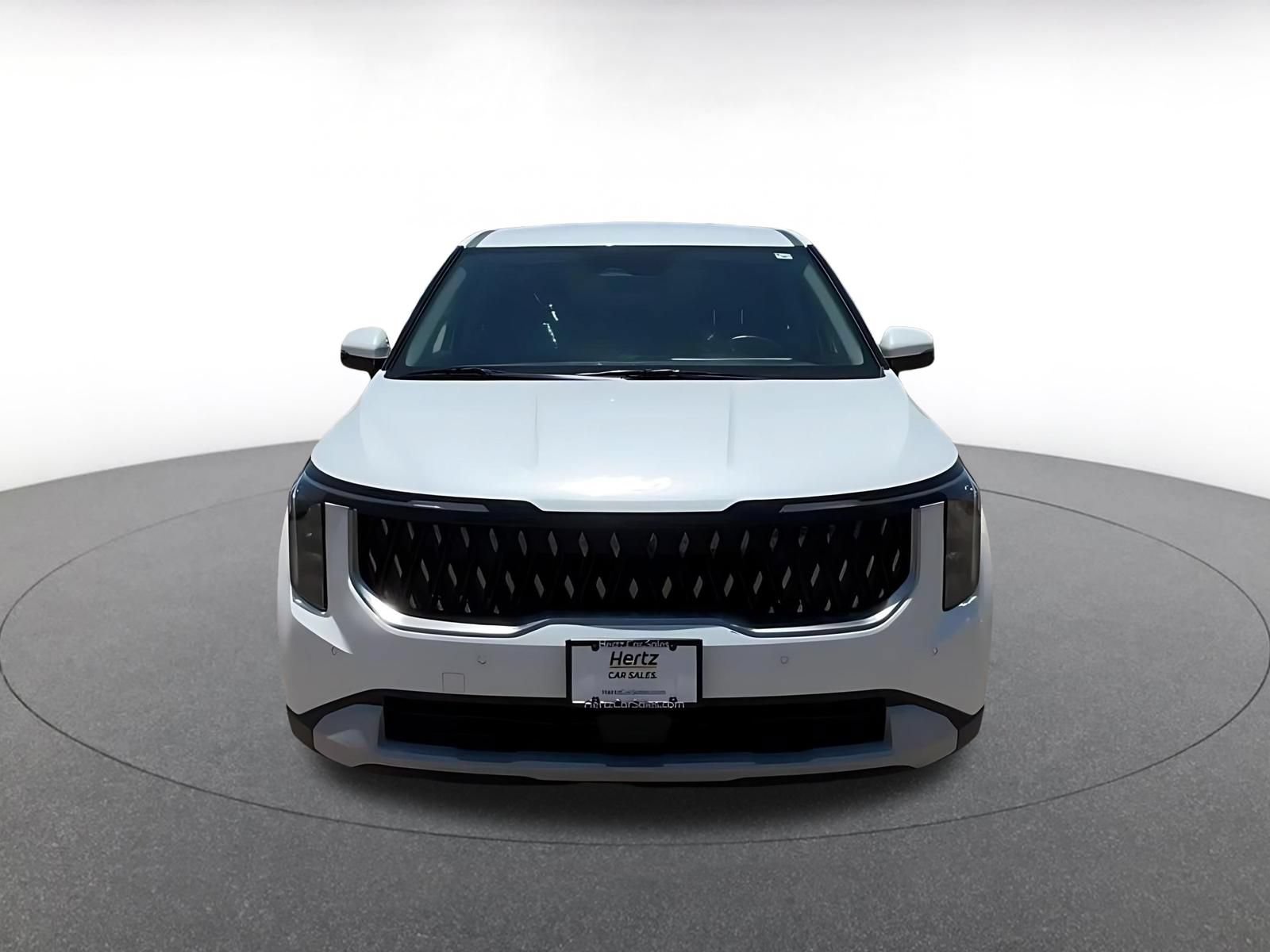 Used 2026 Kia Carnival FWD image 4