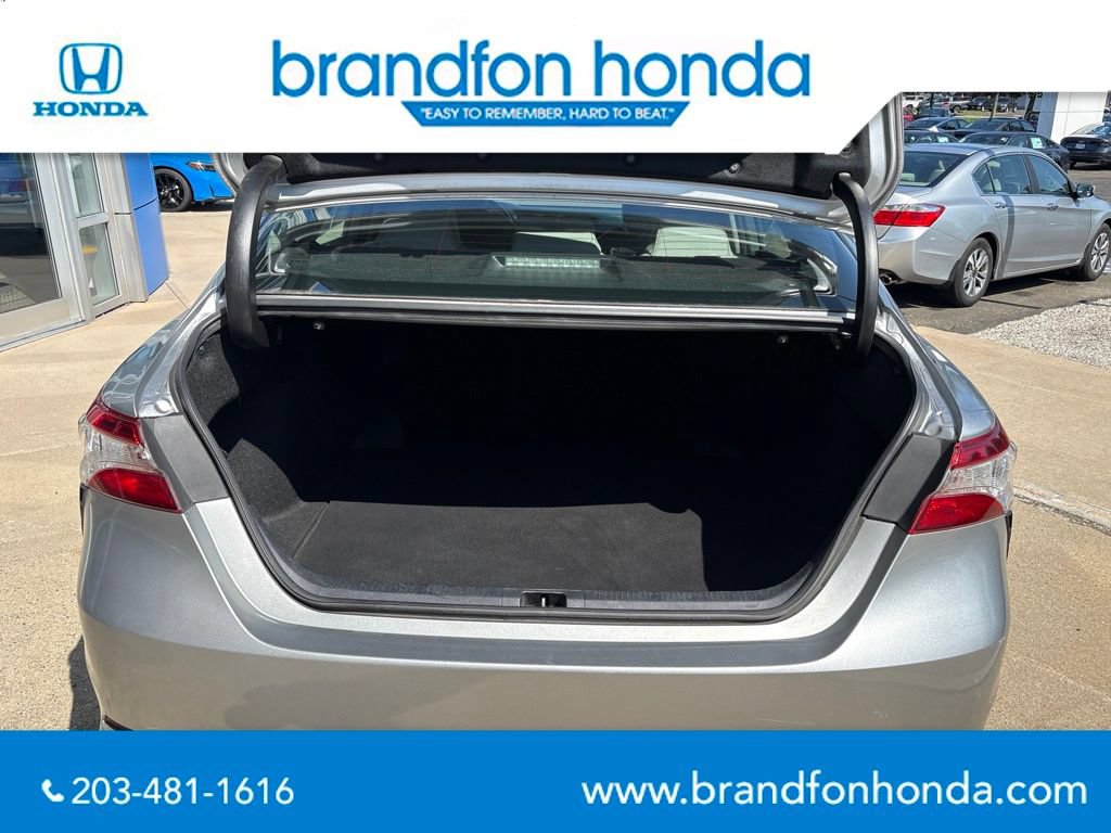 Used 2020 Toyota Camry SE FWD image 29