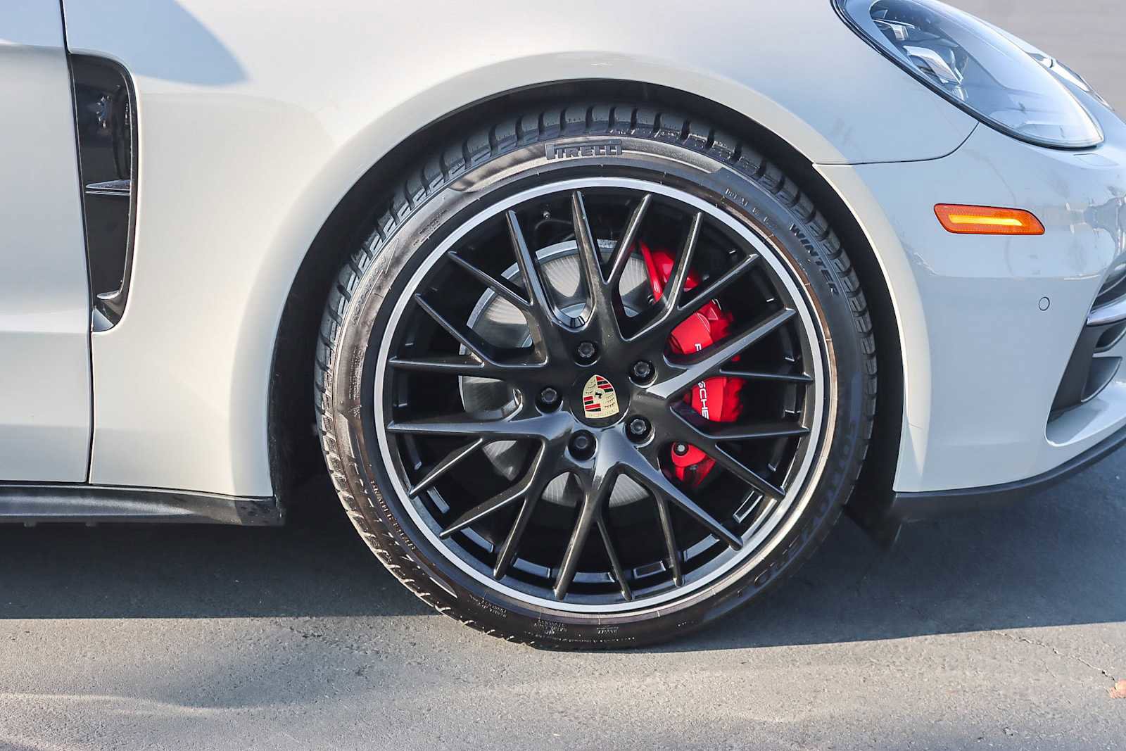 Used 2018 Porsche Panamera 4 image 11