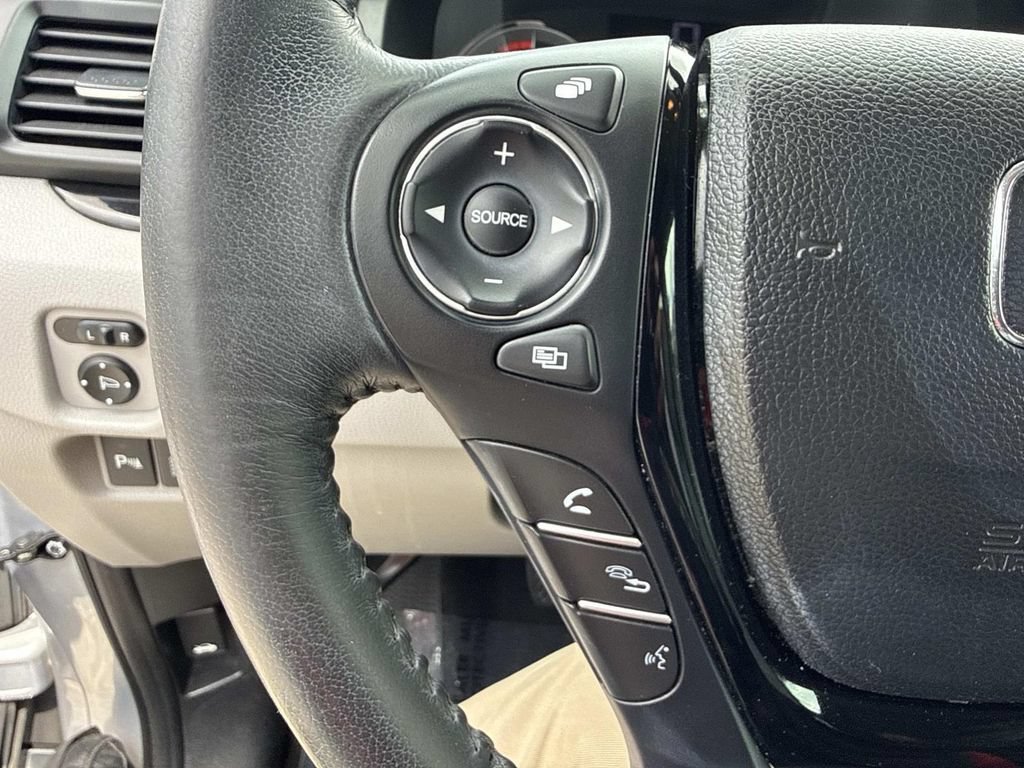 Used 2017 Honda Pilot Touring image 39