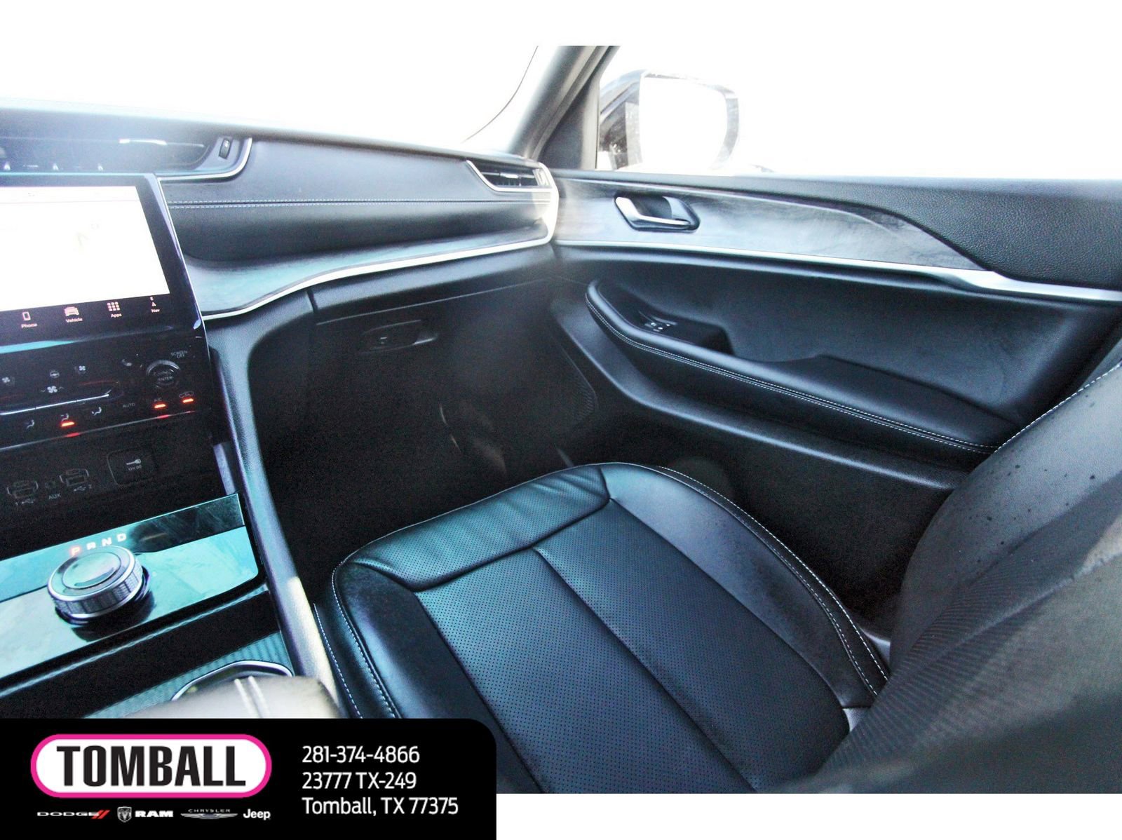 Used 2025 Jeep Grand Cherokee Limited w/ Luxury Tech Group II RWD image 11