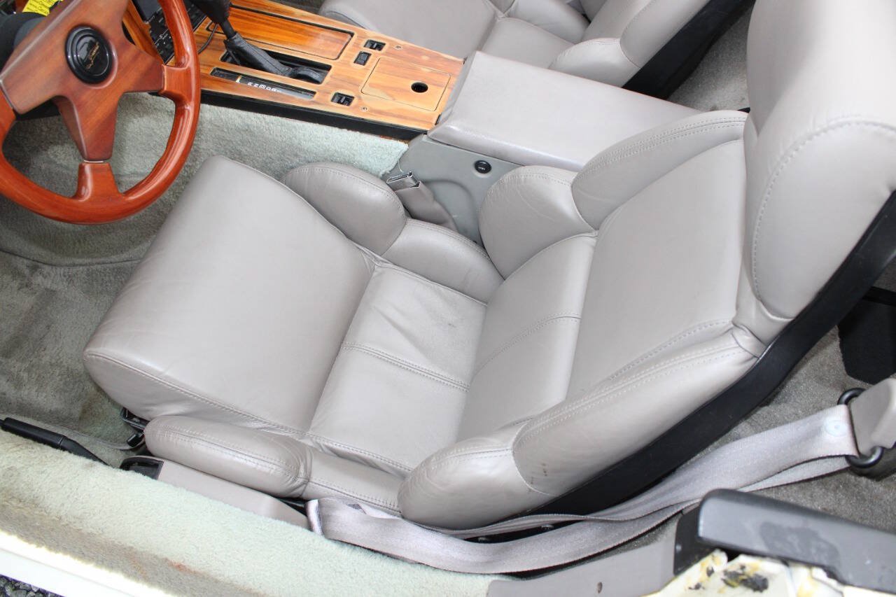 Used 1989 Chevrolet Corvette Convertible RWD image 23