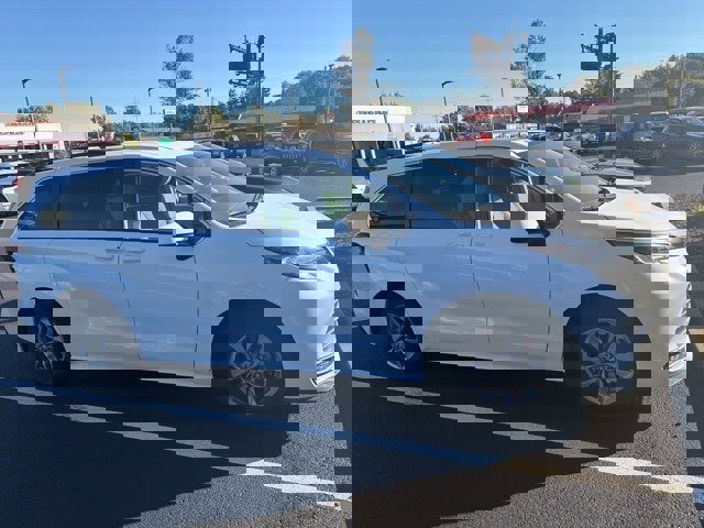 Used 2021 Toyota Sienna LE