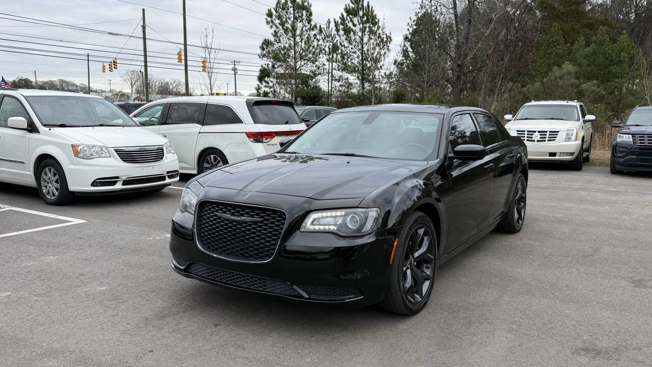 Used 2021 Chrysler 300 Touring w/ Sport Appearance Package image 3