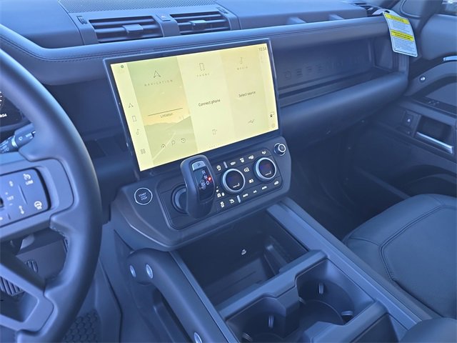 New 2026 Land Rover Defender 110 X-Dynamic SE image 13
