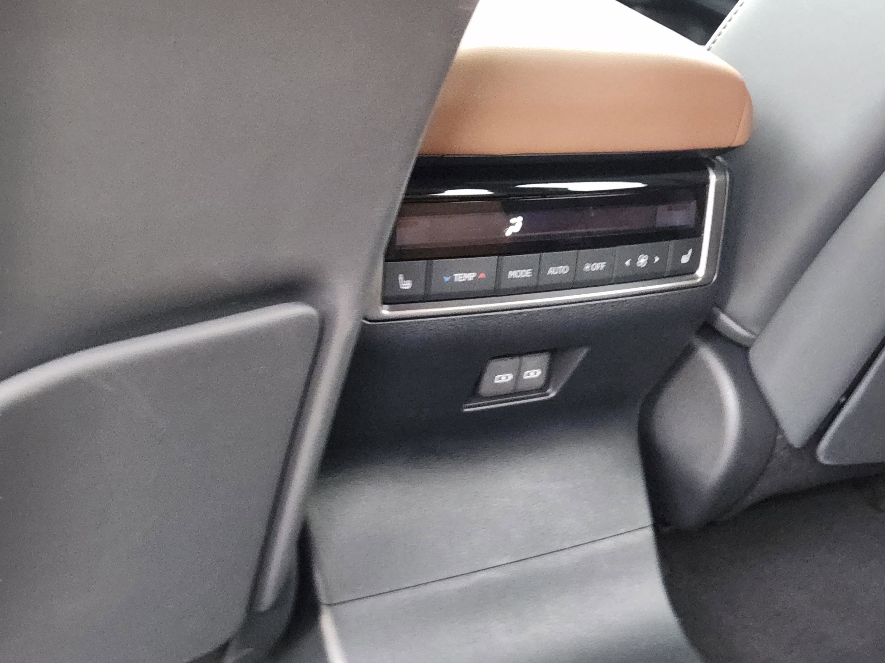 Used 2025 Lexus GX 550 w/ Accessory Package (Z1) AWD/4WD image 26