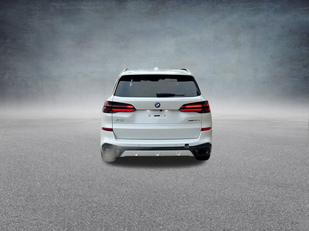 Used 2026 BMW X5 xDrive50e image 7