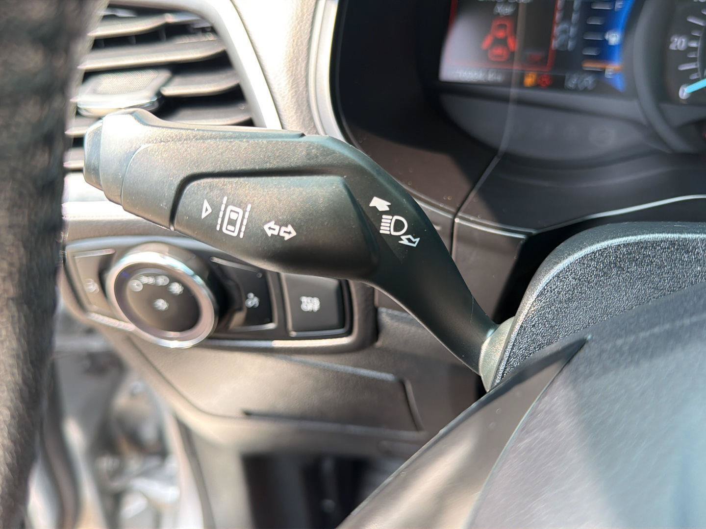 Used 2024 Ford Edge SEL AWD/4WD image 25