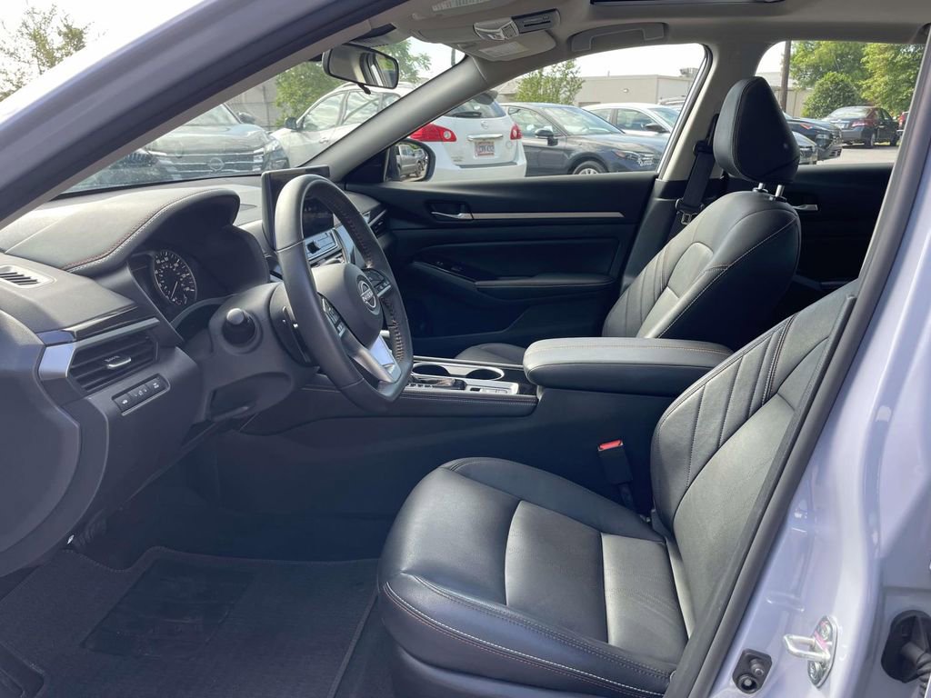 Used 2024 Nissan Altima 2.5 SR w/ SR Premium Package AWD/4WD image 14
