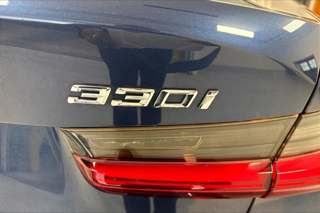 Used 2021 BMW 330i xDrive Sedan w/ Convenience Package AWD/4WD image 26