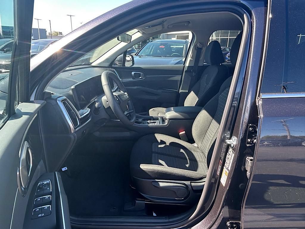 New 2026 Kia Sorento LX FWD image 13