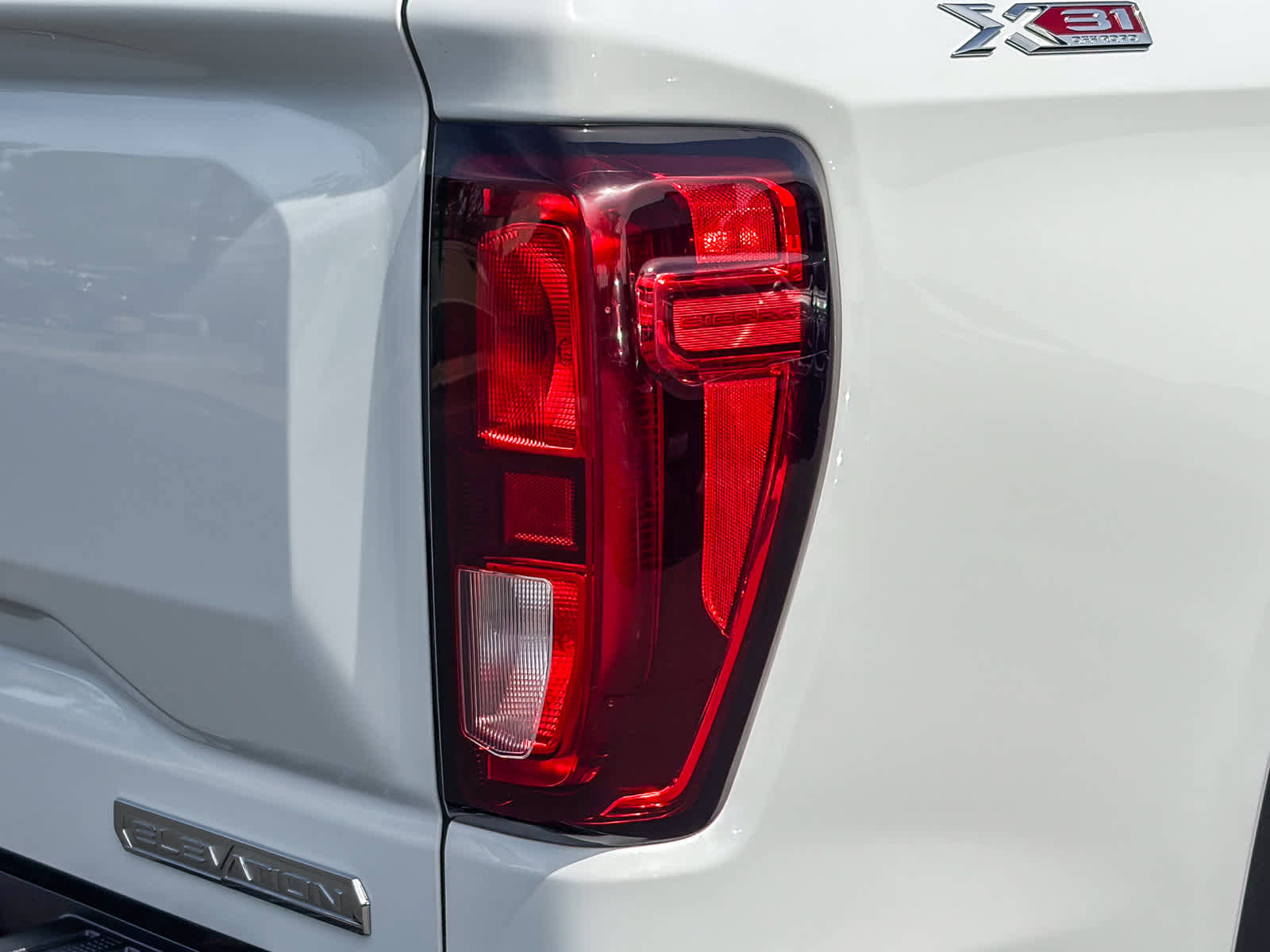 Used 2023 GMC Sierra 1500 Elevation image 8