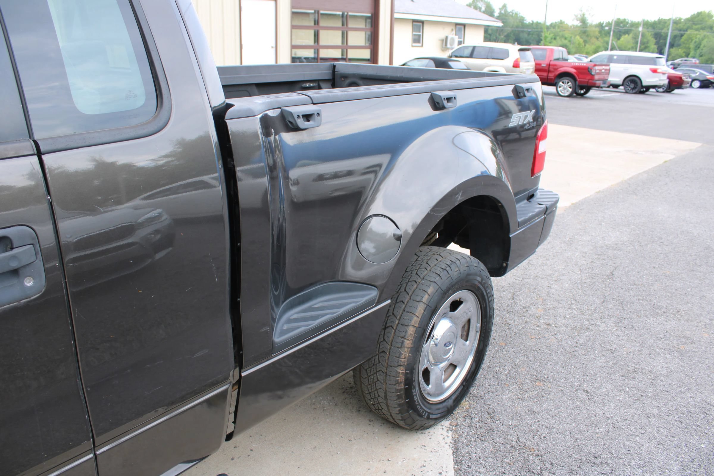 Used 2006 Ford F150 STX AWD/4WD image 4