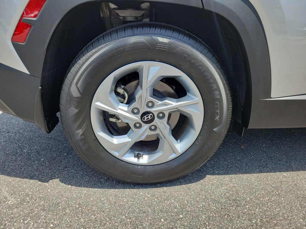 Used 2023 Hyundai Tucson SEL w/ Winter Package FWD image 5
