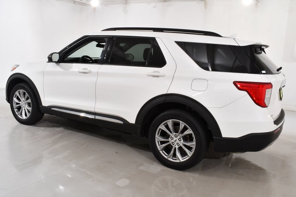 Used 2022 Ford Explorer XLT w/ Equipment Group 202A AWD/4WD image 15