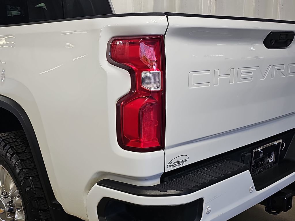 Used 2022 Chevrolet Silverado 2500 High Country AWD/4WD image 40