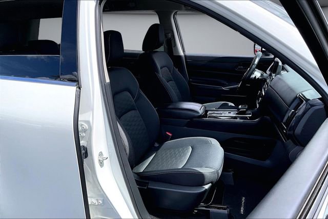 Certified 2024 Nissan Pathfinder SV FWD image 27